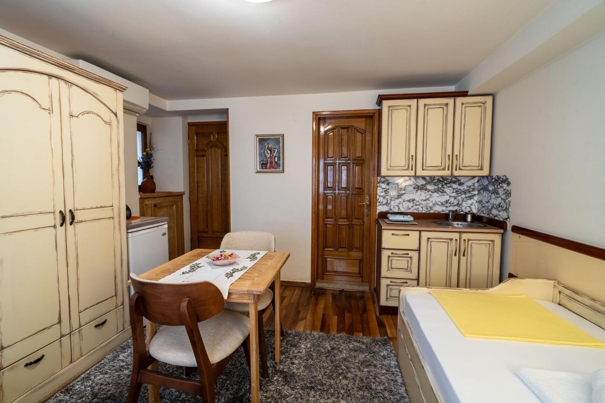 Studios Belvi Κότορ Εξωτερικό φωτογραφία